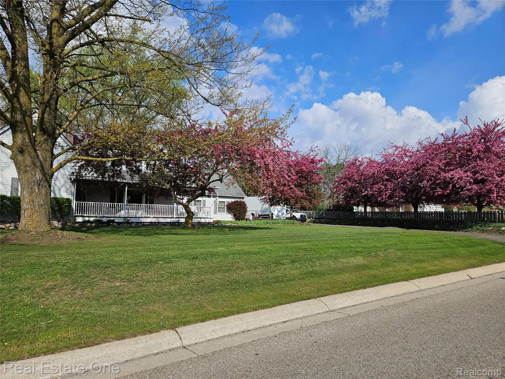 11030 Marshall Road Green Oak Township, MI 48178