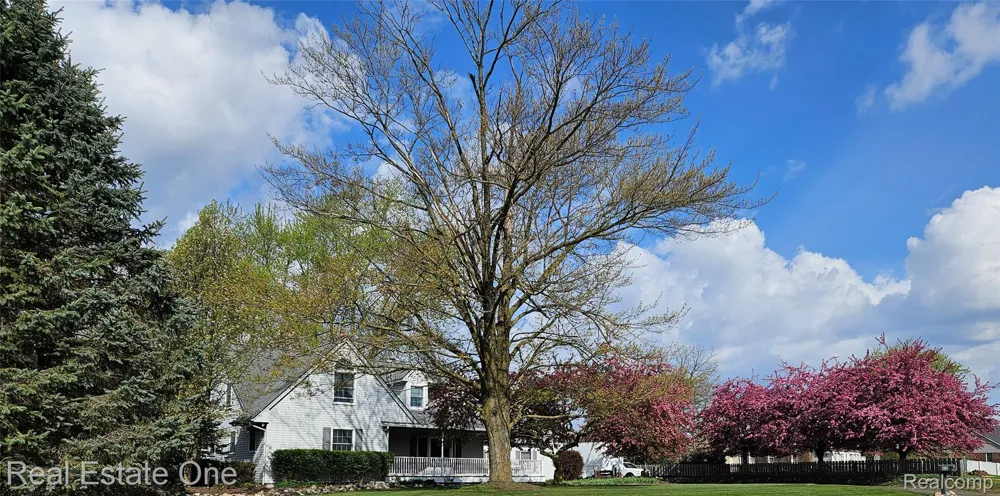 11030 Marshall Road Green Oak Township, MI 48178