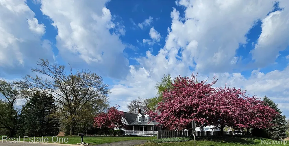 11030 Marshall Road Green Oak Township, MI 48178