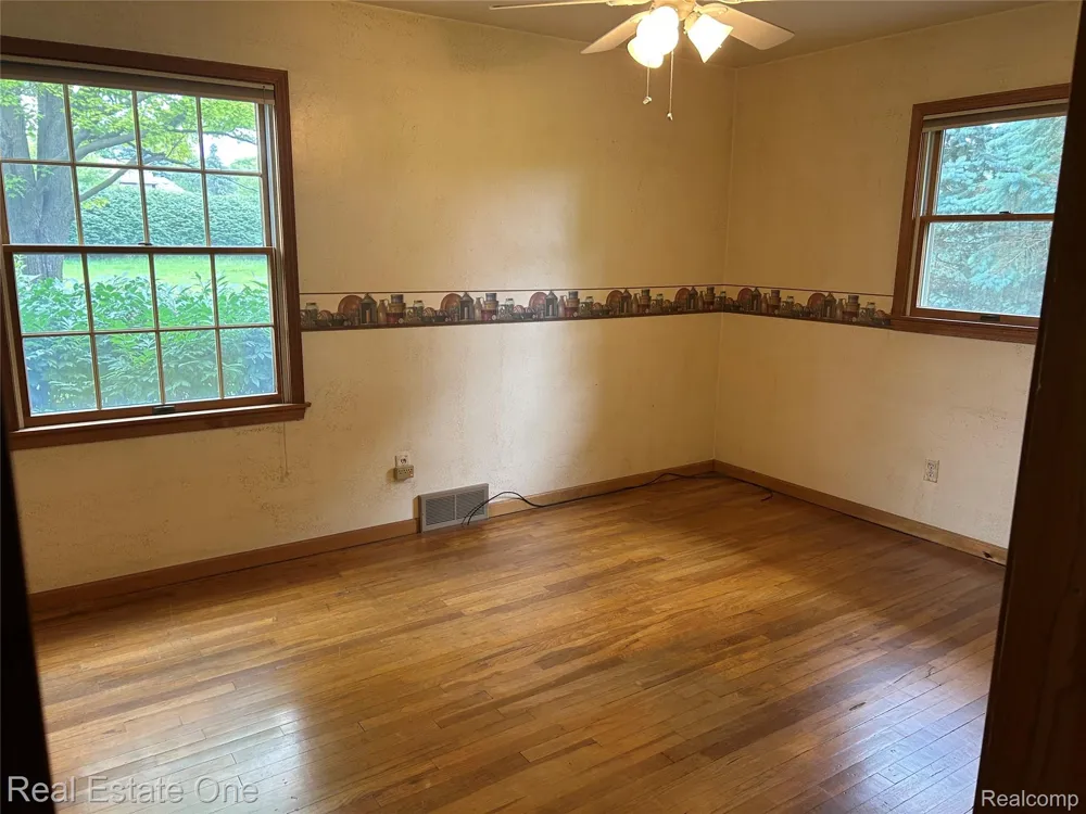 11030 Marshall Road Green Oak Township, MI 48178