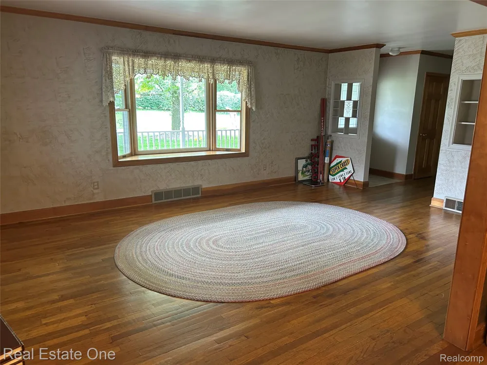 11030 Marshall Road Green Oak Township, MI 48178