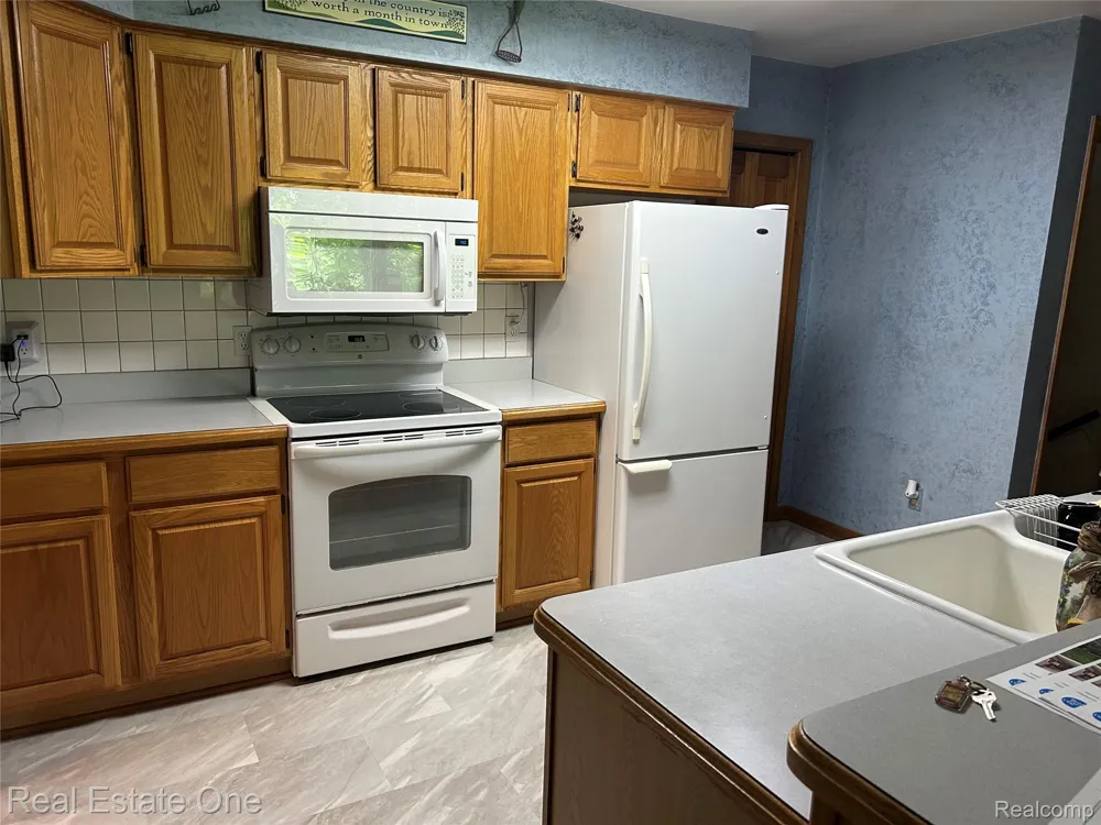 11030 Marshall Road Green Oak Township, MI 48178
