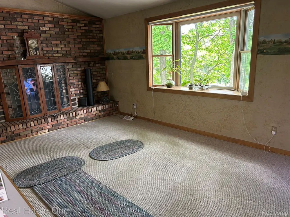 11030 Marshall Road Green Oak Township, MI 48178