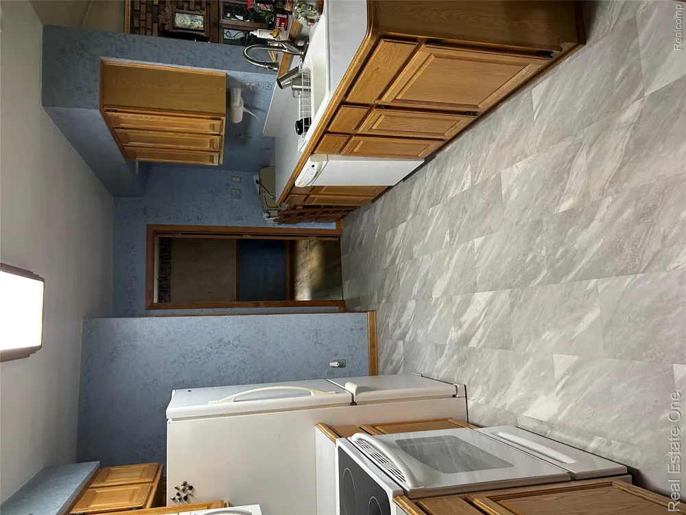 11030 Marshall Road Green Oak Township, MI 48178