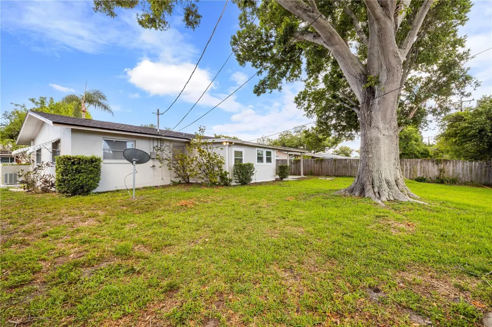 1820 PATLIN CIRCLE Largo, FL 33770