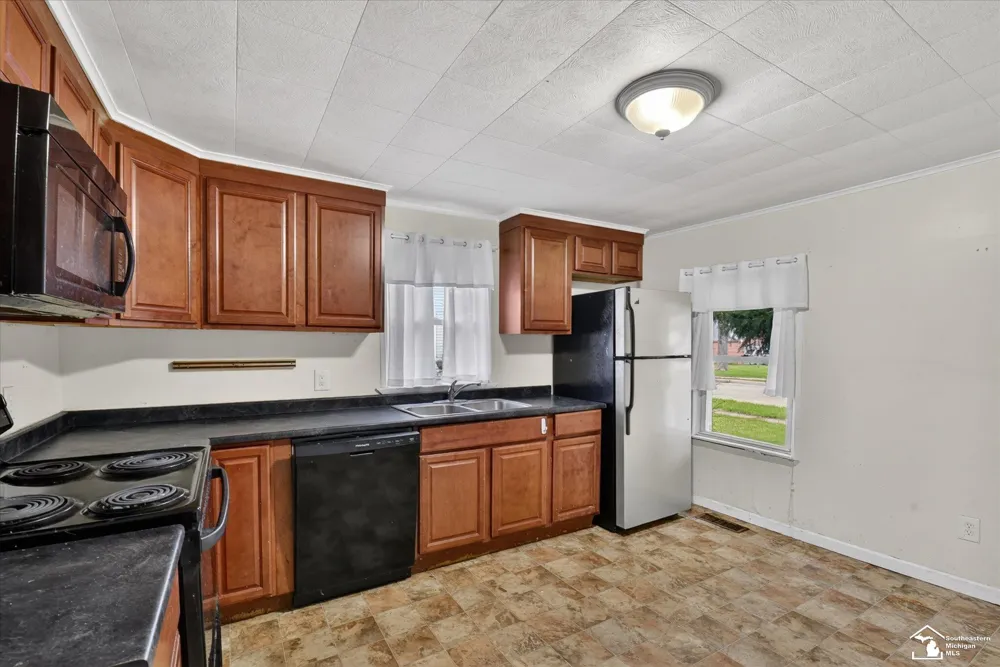 729 Obrien Street Monroe City, MI 48161
