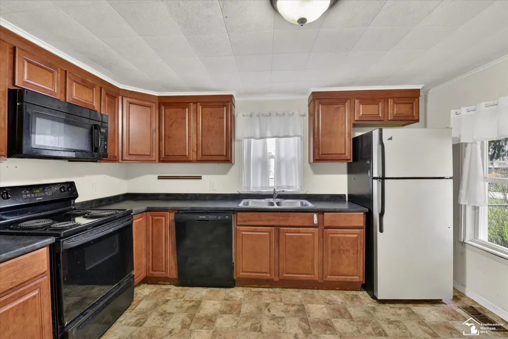 729 Obrien Street Monroe City, MI 48161