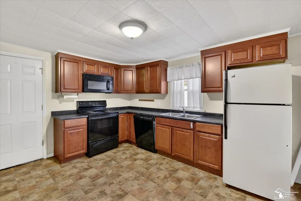 729 Obrien Street Monroe City, MI 48161