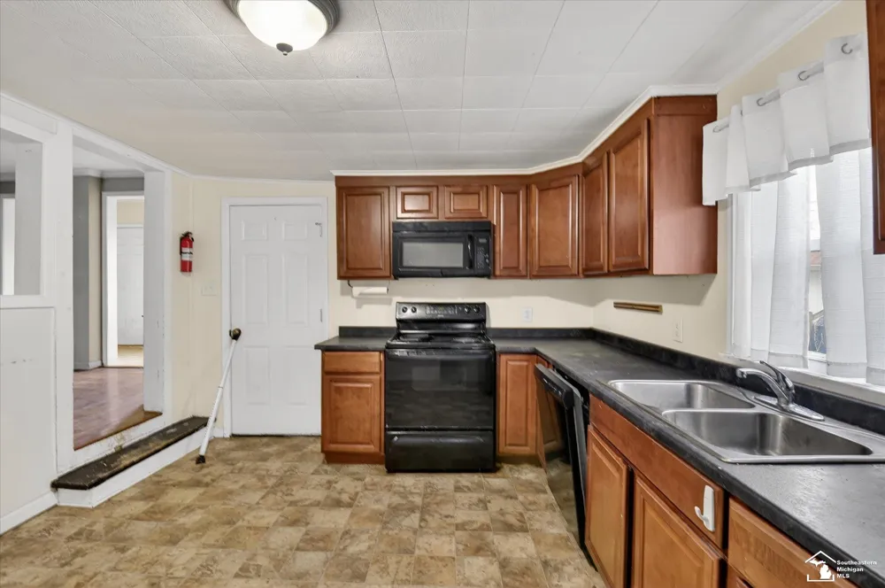 729 Obrien Street Monroe City, MI 48161