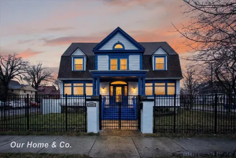 700 Van Buren Street