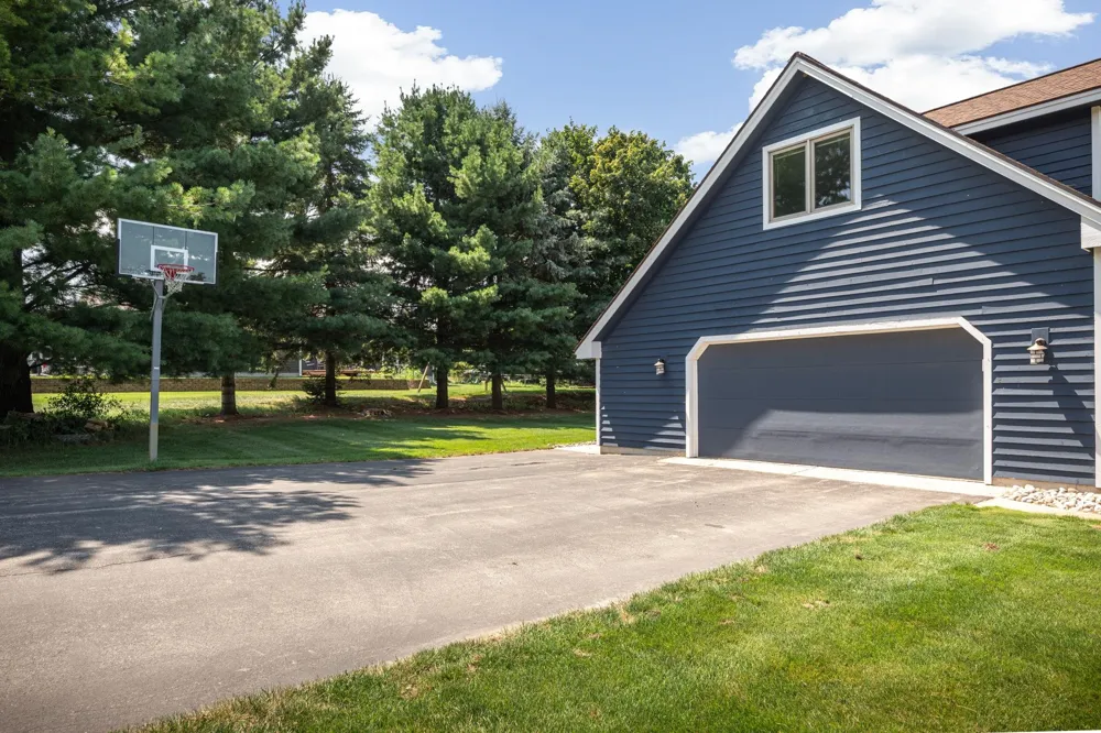 3850 Burlington Drive Acme Township, MI 49690