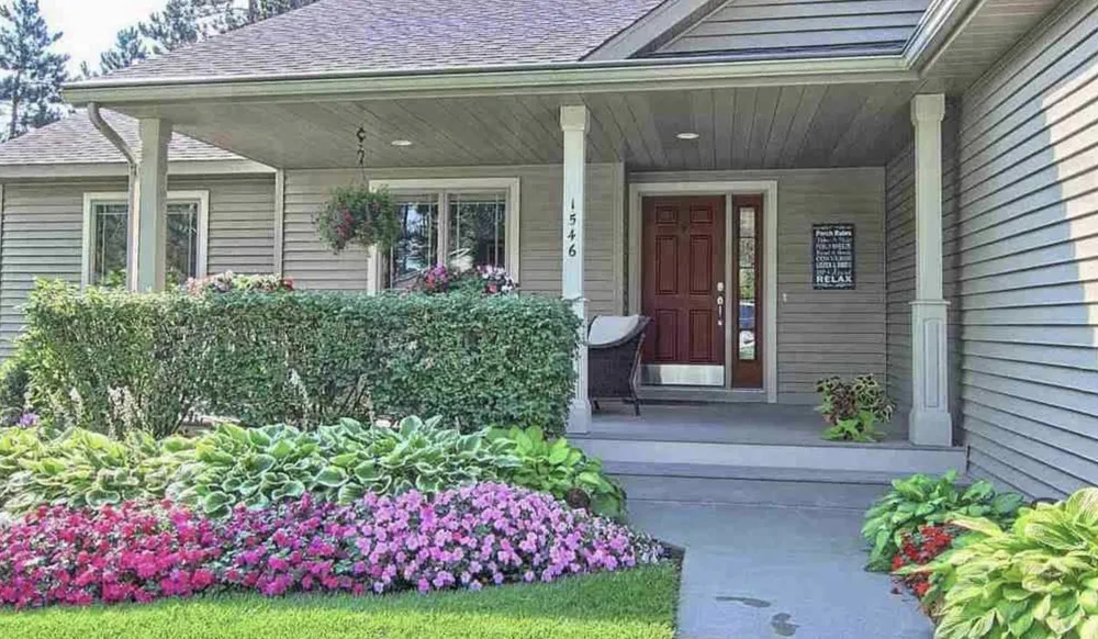 1546 Nightingale Lane Paradise Township, MI 49649