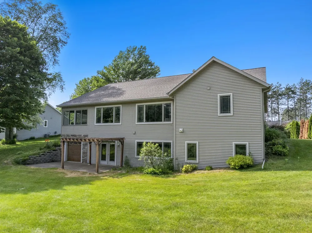 1546 Nightingale Lane Paradise Township, MI 49649
