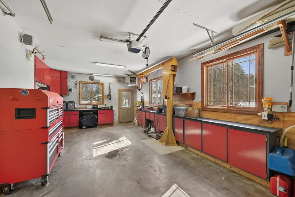 1546 Nightingale Lane Paradise Township, MI 49649
