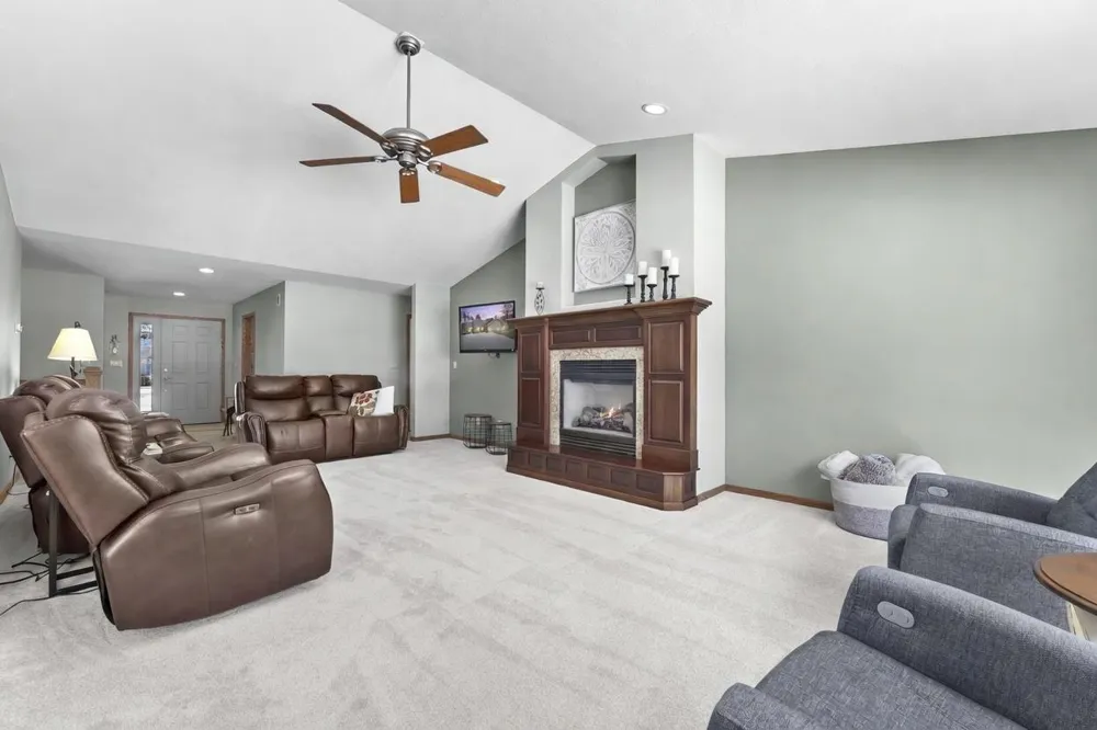 1546 Nightingale Lane Paradise Township, MI 49649