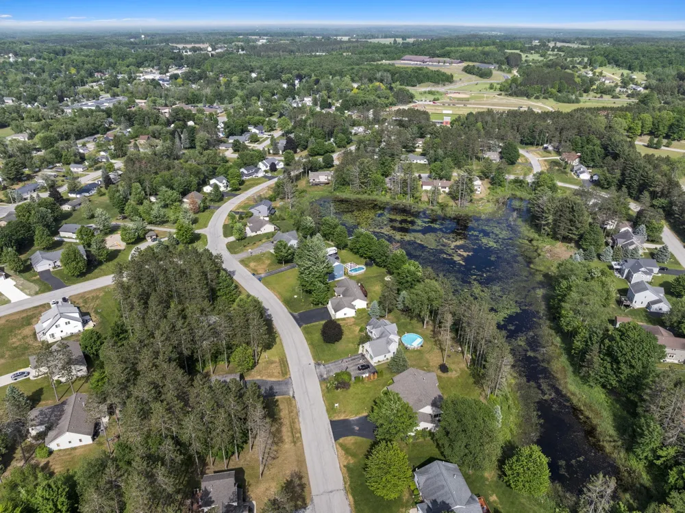 1546 Nightingale Lane Paradise Township, MI 49649