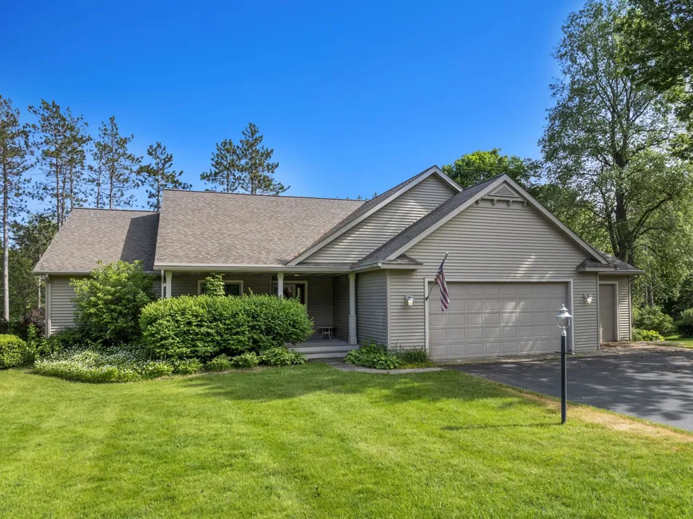 1546 Nightingale Lane Paradise Township, MI 49649