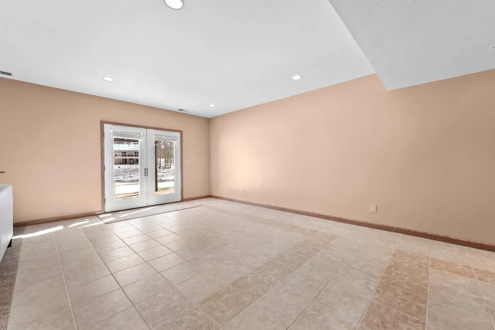 1546 Nightingale Lane Paradise Township, MI 49649