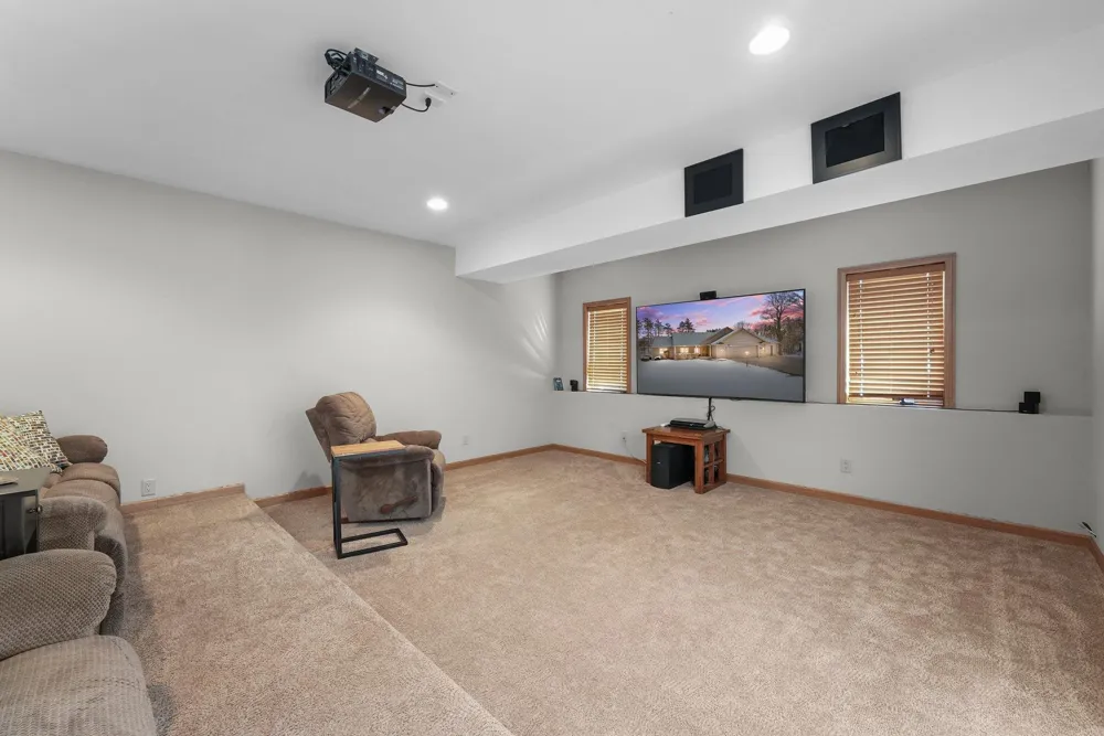 1546 Nightingale Lane Paradise Township, MI 49649