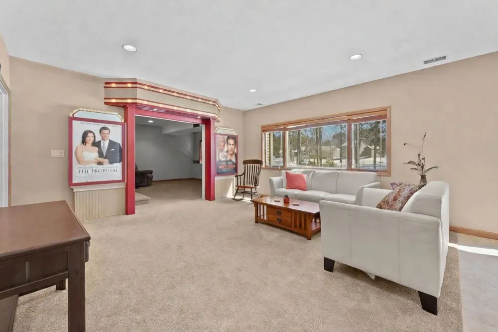 1546 Nightingale Lane Paradise Township, MI 49649