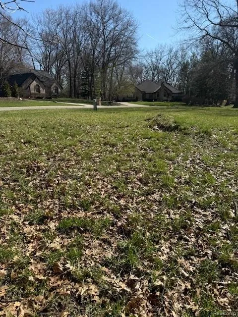 5926 Hunters Ridge Drive Washington Township, MI 48094