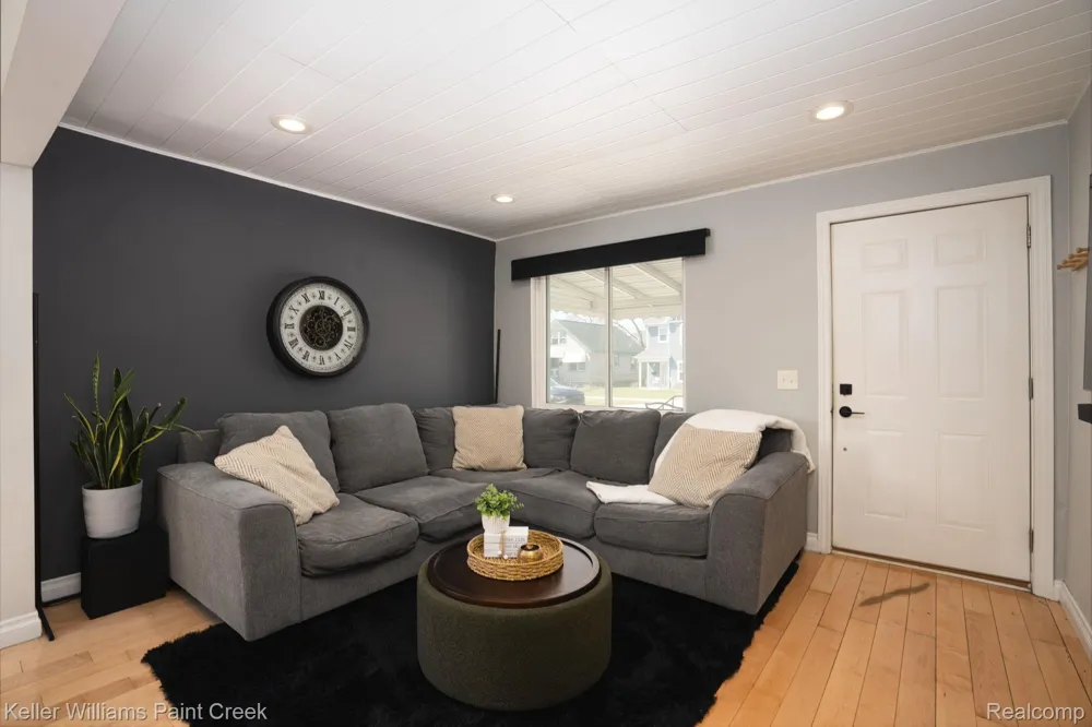 21414 Westview Avenue Royal Oak Charter Township, MI 48220