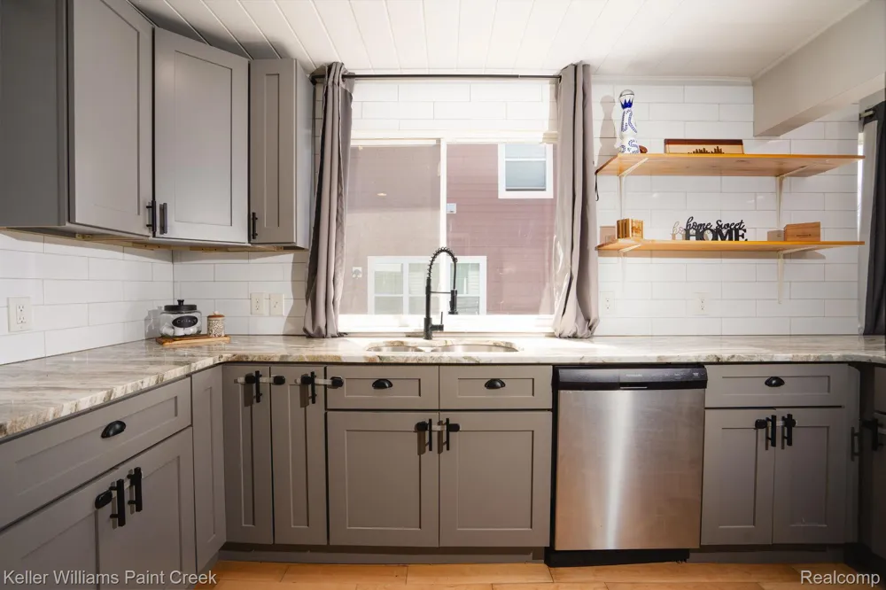21414 Westview Avenue Royal Oak Charter Township, MI 48220