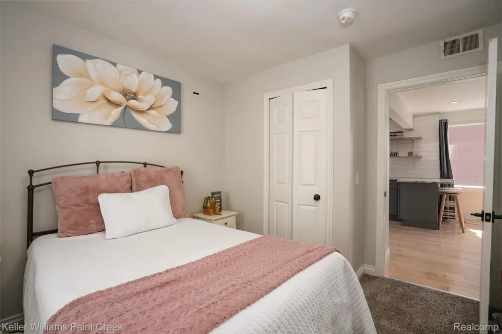21414 Westview Avenue Royal Oak Charter Township, MI 48220