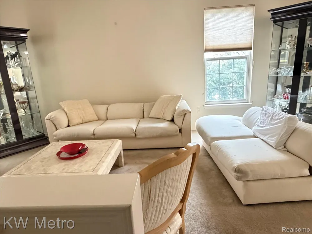 25409 Saint James Southfield City, MI 48075