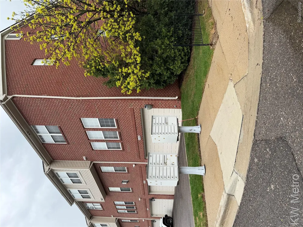 25409 Saint James Southfield City, MI 48075