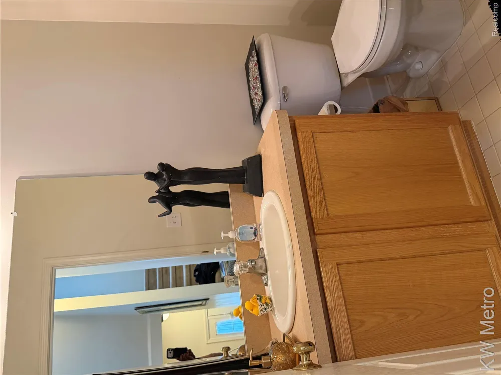 25409 Saint James Southfield City, MI 48075