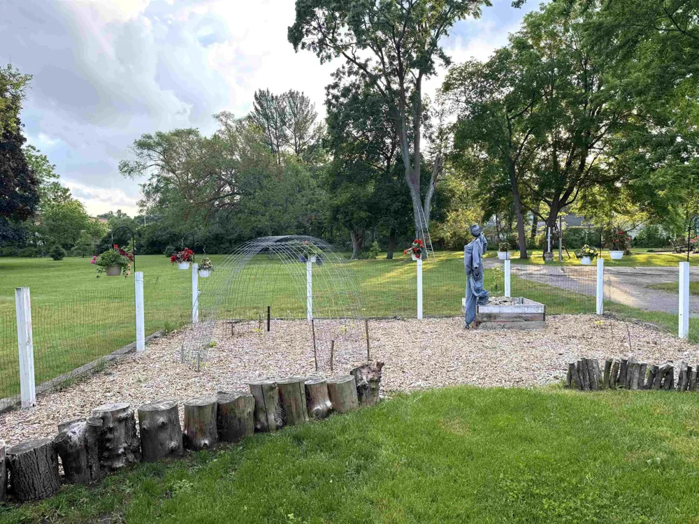 1318 E Broadway Mt Pleasant City, MI 48858