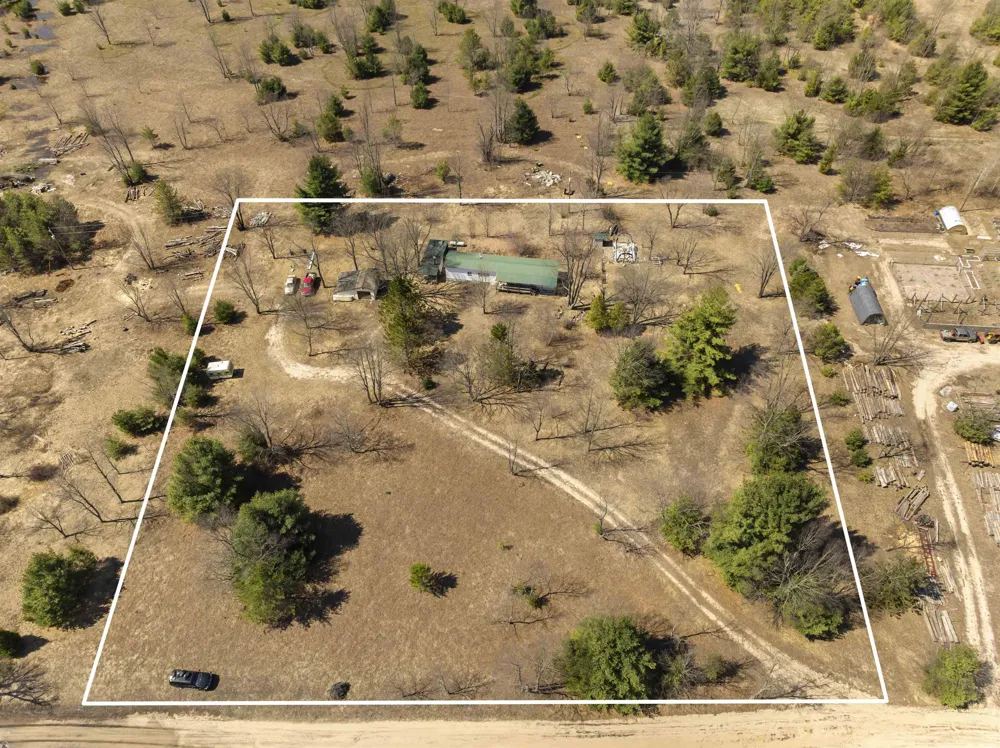 17403 Springdale Springdale Township, MI 49683