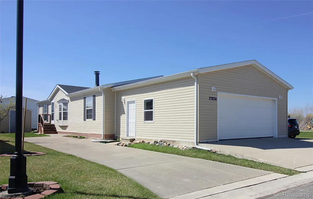 13617 Orchard View Street Ash Township, MI 48117