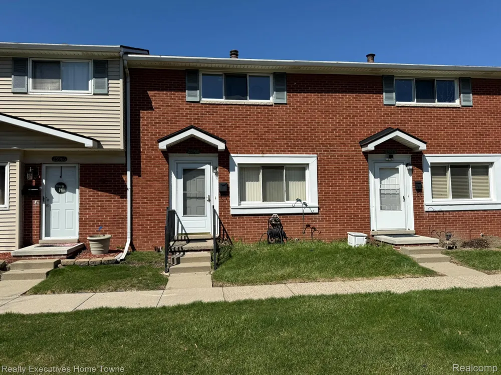 25968 Jeanette Roseville City, MI 48066