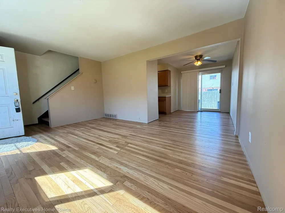 25968 Jeanette Roseville City, MI 48066