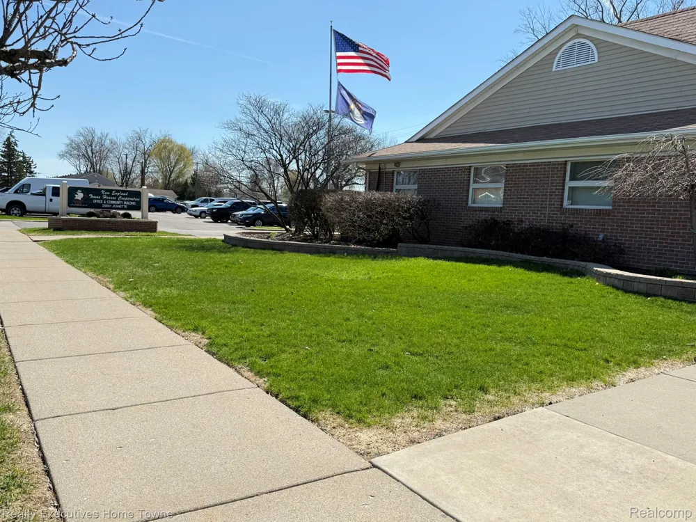 25968 Jeanette Roseville City, MI 48066