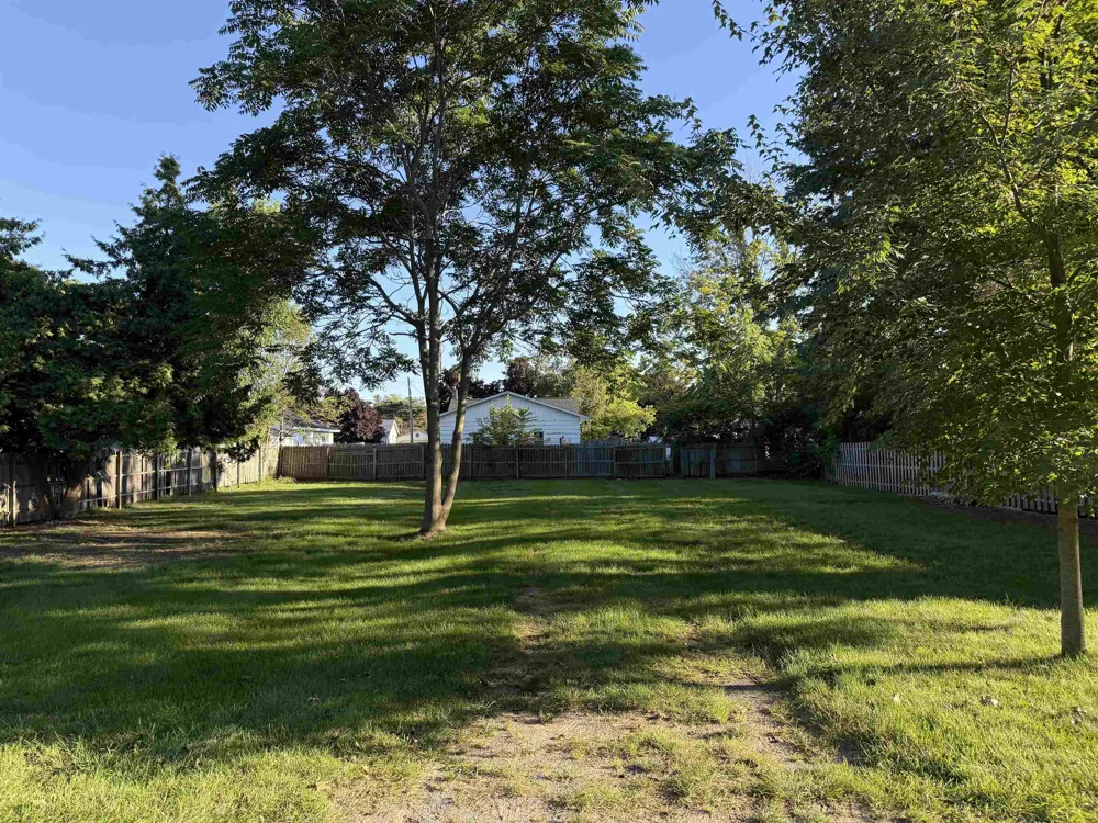 406 W Lincoln Avenue Charlevoix Township, MI 49720
