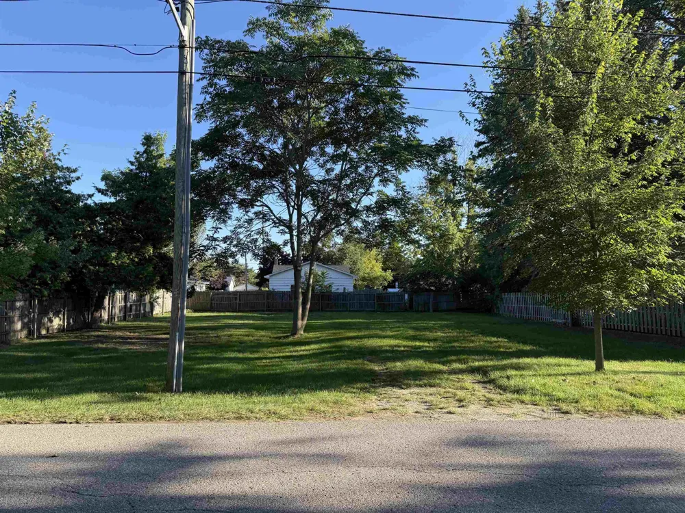 406 W Lincoln Avenue Charlevoix Township, MI 49720
