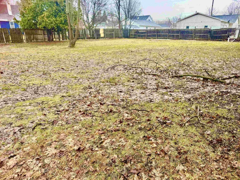 406 W Lincoln Avenue Charlevoix Township, MI 49720