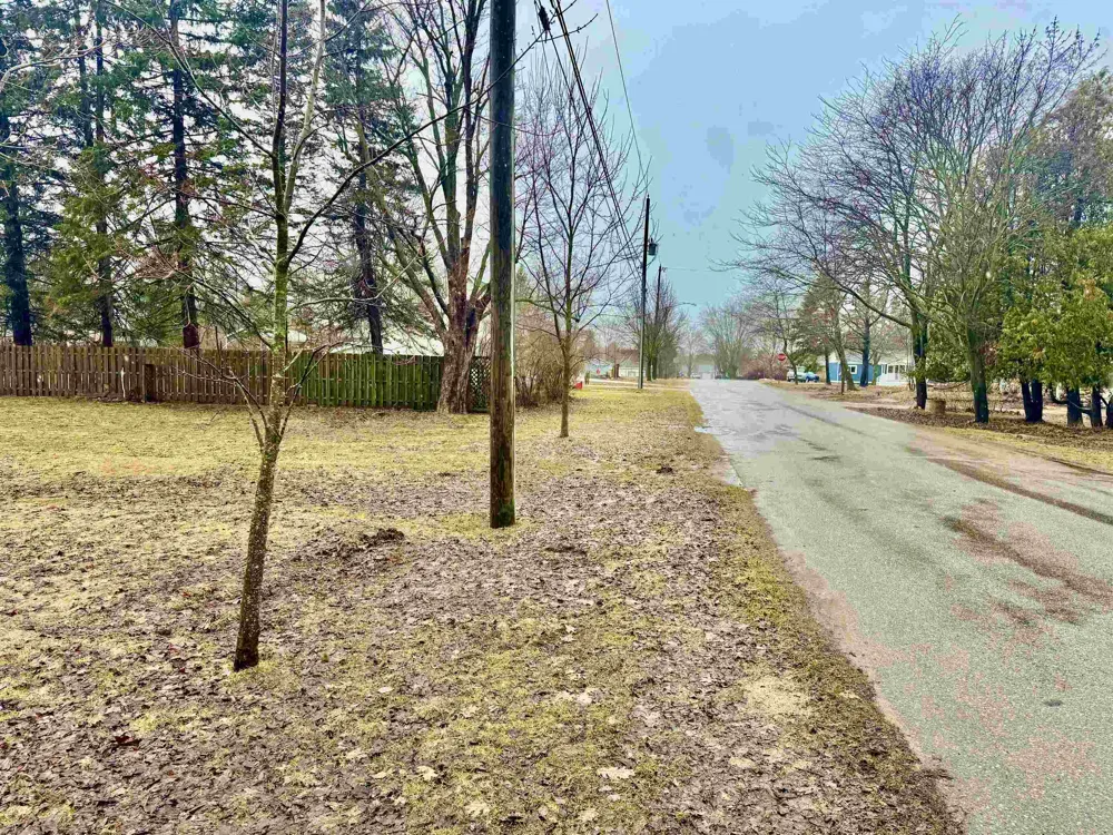 406 W Lincoln Avenue Charlevoix Township, MI 49720