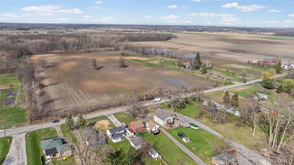 4 Carleton Rockwood Ash Township, MI 48117