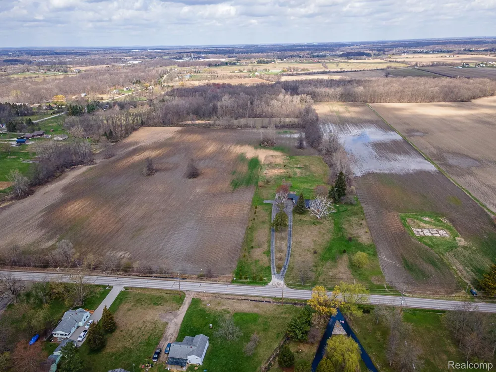 4 Carleton Rockwood Ash Township, MI 48117