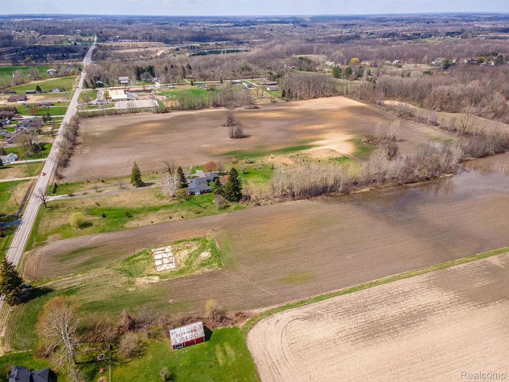 4 Carleton Rockwood Ash Township, MI 48117