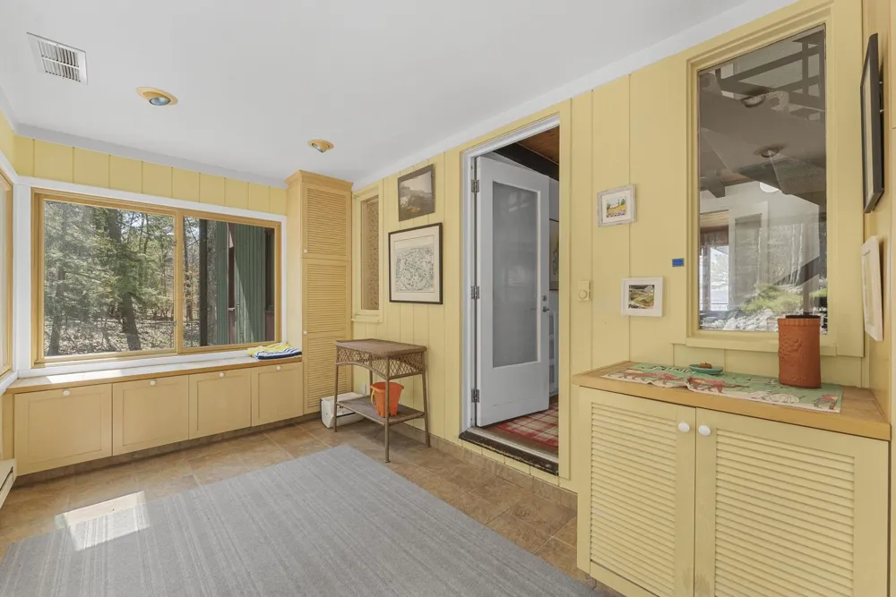 6644 Peninsula Drive Peninsula Township, MI 49686