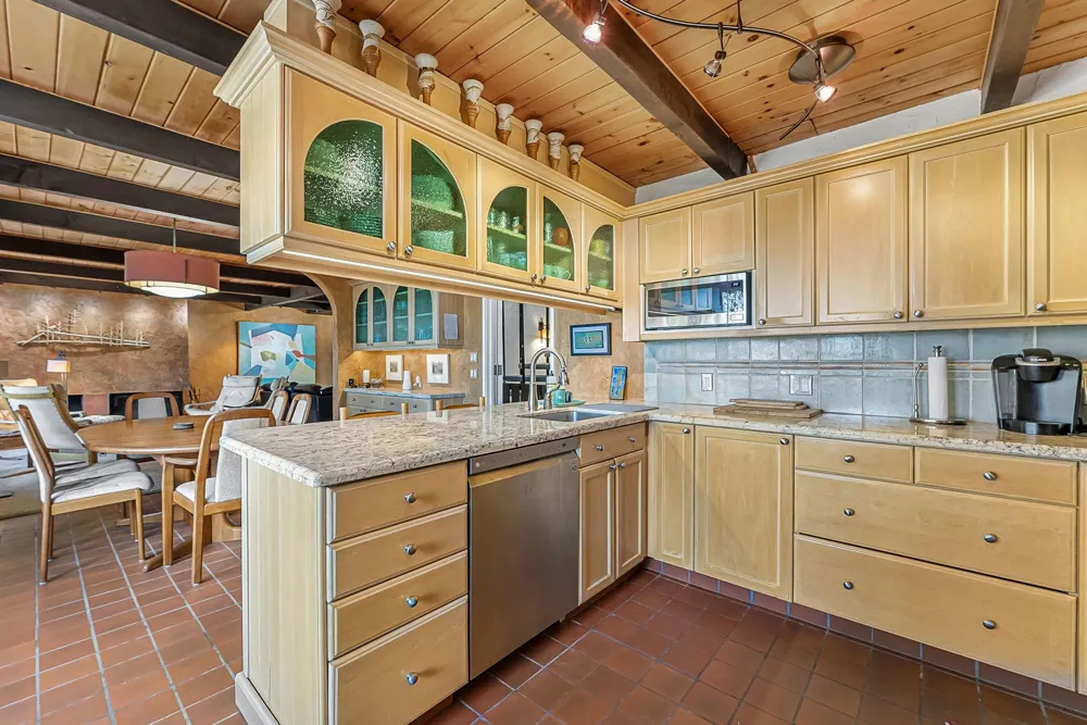 6644 Peninsula Drive Peninsula Township, MI 49686