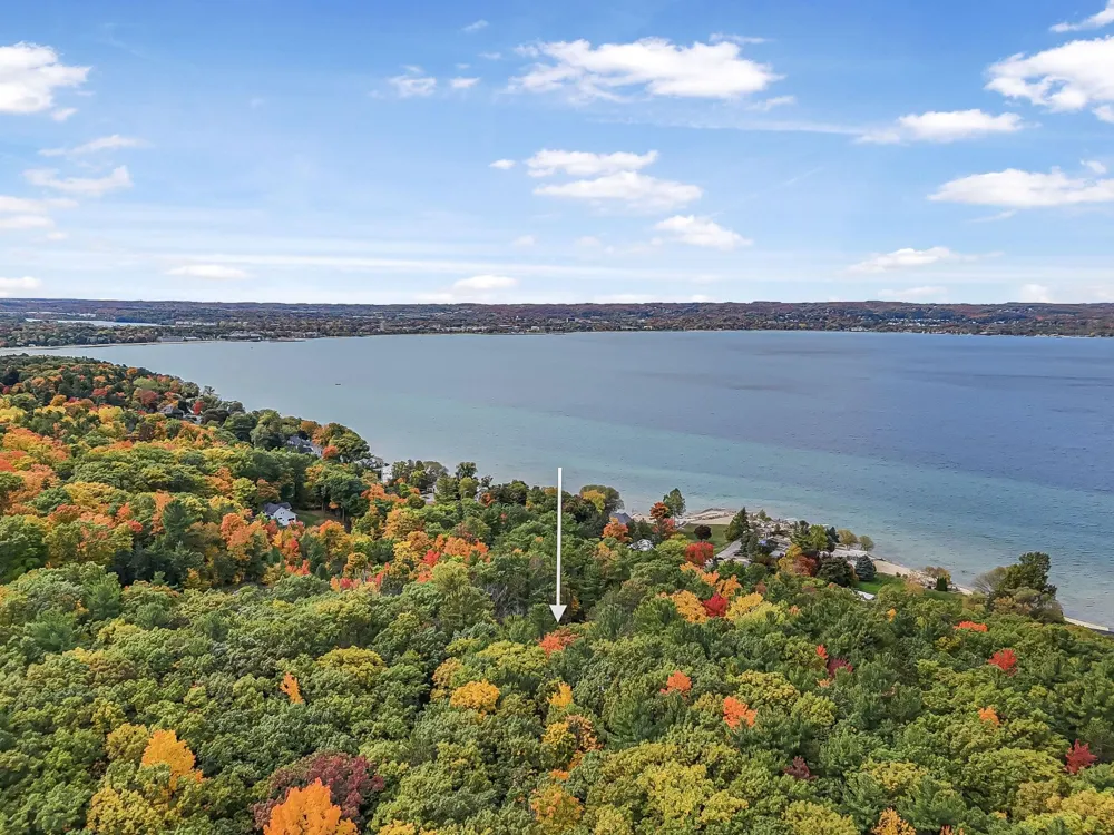 6644 Peninsula Drive Peninsula Township, MI 49686