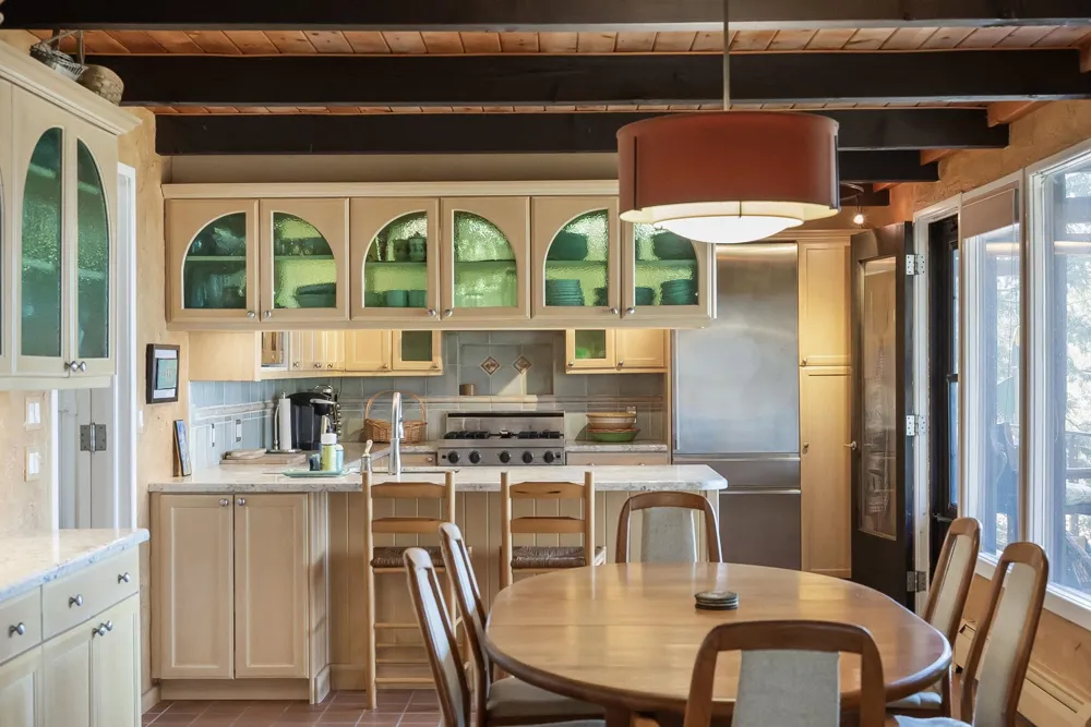6644 Peninsula Drive Peninsula Township, MI 49686