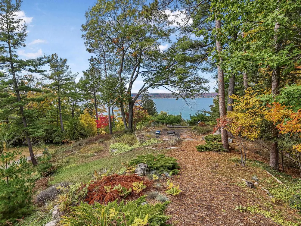 6644 Peninsula Drive Peninsula Township, MI 49686