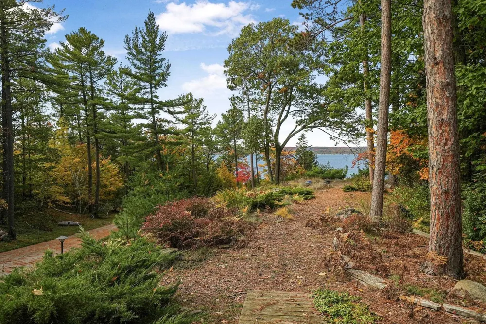 6644 Peninsula Drive Peninsula Township, MI 49686